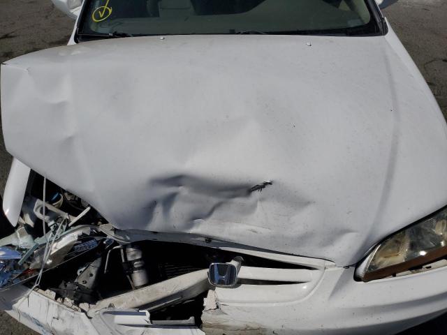 1HGCG22502A005775 - 2002 HONDA ACCORD EX WHITE photo 11