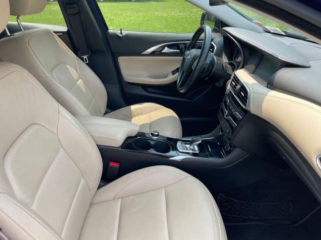 SJKCH5CP7JA055260 - 2018 INFINITI QX30 BASE BLUE photo 5