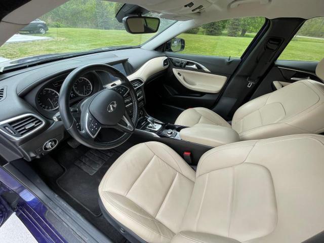 SJKCH5CP7JA055260 - 2018 INFINITI QX30 BASE BLUE photo 9