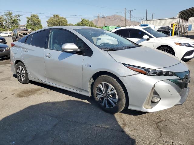 JTDKARFP4H3064650 - 2017 TOYOTA PRIUS PRIM ვერცხლისფერი ფოტო 4