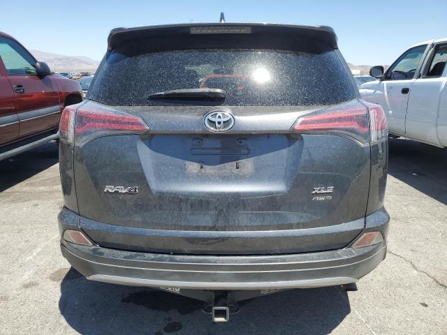 JTMWFREV0HD107636 - 2017 TOYOTA RAV4 XLE 灰色 照片 6