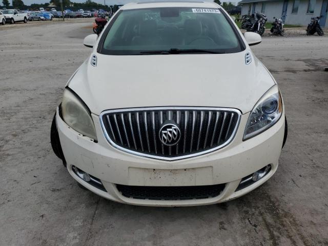 1G4PS5SK3D4236351 - 2013 BUICK VERANO WHITE photo 5