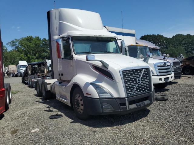 2020 VOLVO VN VNL, null