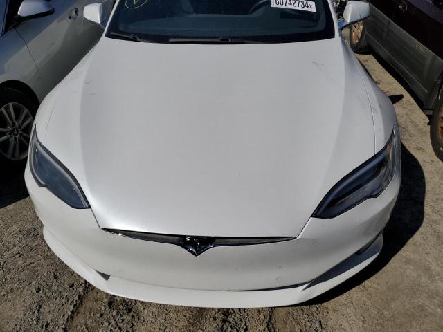 5YJSA1E21GF175469 - 2016 TESLA MODEL S WHITE photo 11