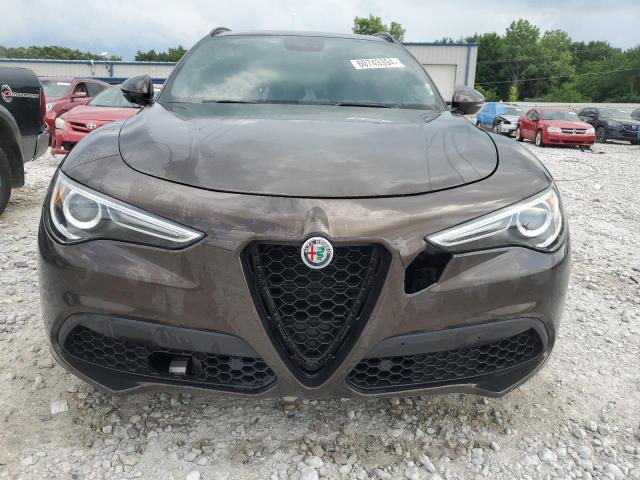 ZASFAKNN3J7C28744 - 2018 ALFA ROMEO STELVIO TI SPORT BROWN photo 5