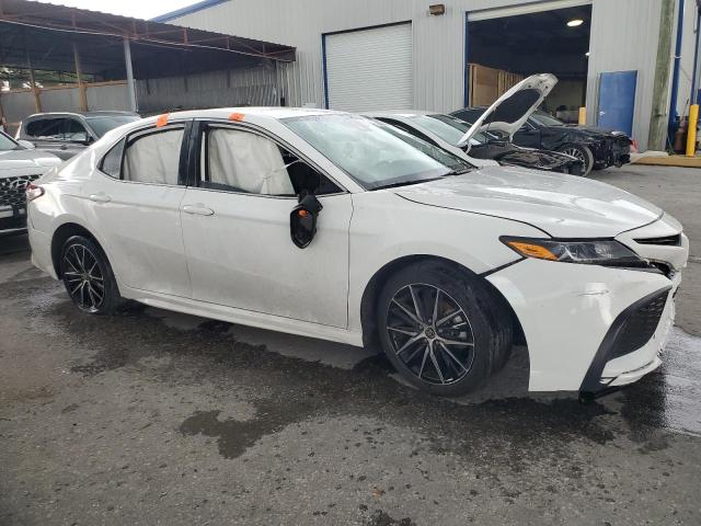 4T1G11AK8NU648537 - 2022 TOYOTA CAMRY SE WHITE photo 4