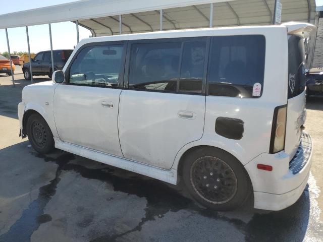 JTLKT324840135688 - 2004 TOYOTA SCION XB 白色 照片 2