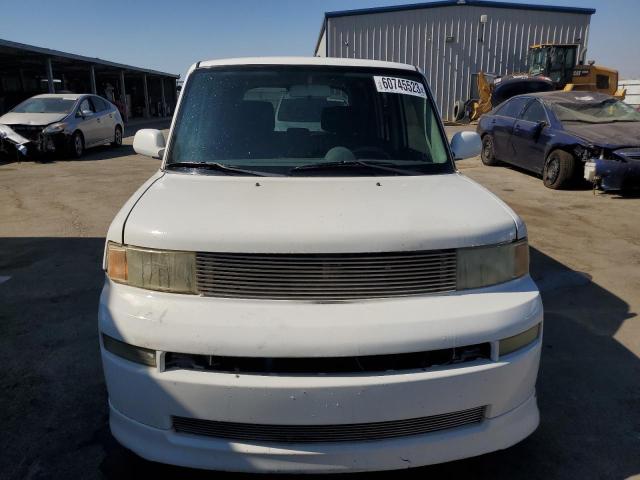 JTLKT324840135688 - 2004 TOYOTA SCION XB 白色 照片 5