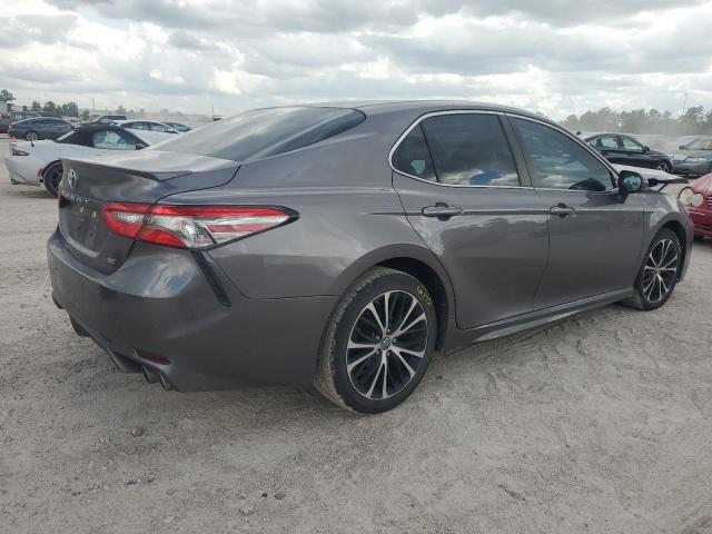 4T1B11HK8JU005504 - 2018 TOYOTA CAMRY L GRAY photo 3