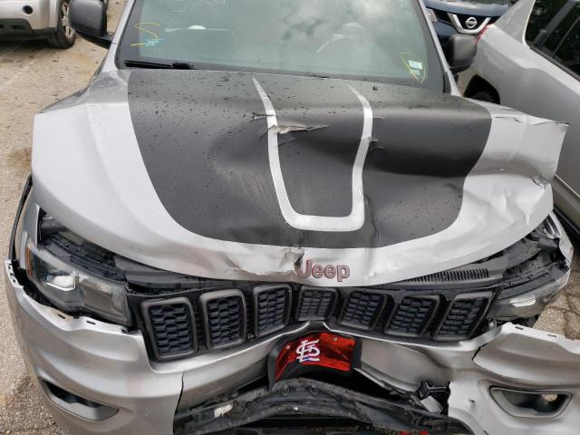 1C4RJFLGXHC778915 - 2017 JEEP GRAND CHER TRAILHAWK 银色 照片 12