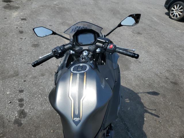 ML5EXER12PDA83473 - 2023 KAWASAKI EX650 R Қара фото 5