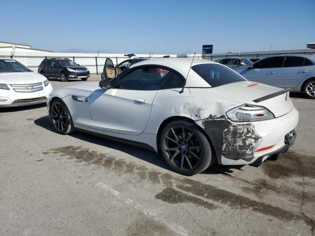 WBALM7C54AE382293 - 2010 BMW Z4 SDRIVE35I WHITE photo 2