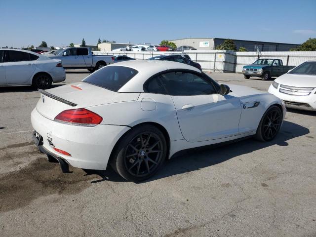 WBALM7C54AE382293 - 2010 BMW Z4 SDRIVE35I WHITE photo 3