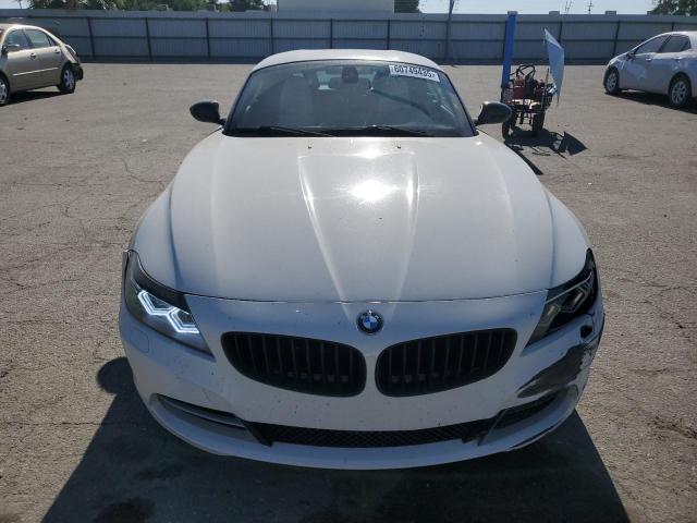 WBALM7C54AE382293 - 2010 BMW Z4 SDRIVE35I WHITE photo 5