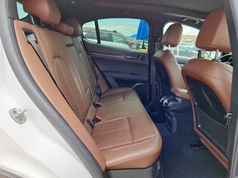 ZASPAKBN2N7D41521 - 2022 ALFA ROMEO STELVIO TI WHITE photo 11