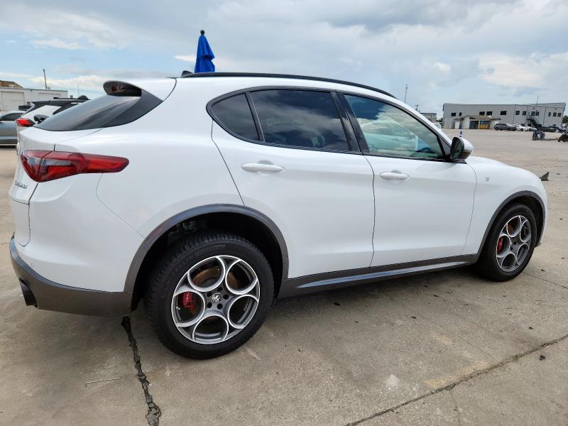 ZASPAKBN2N7D41521 - 2022 ALFA ROMEO STELVIO TI WHITE photo 3