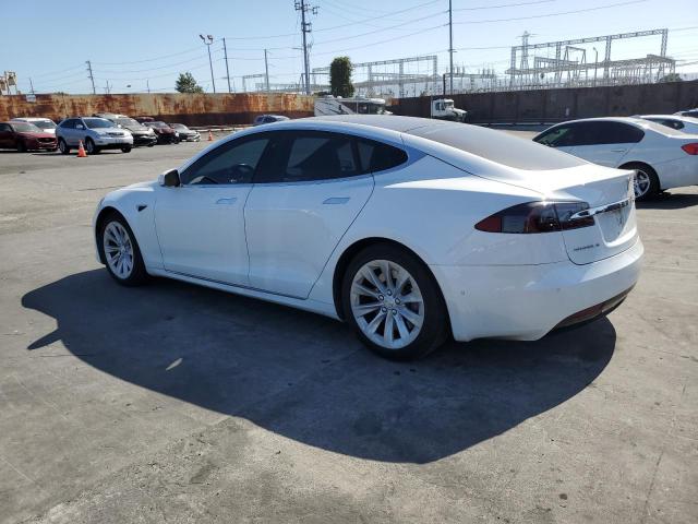 5YJSA1E29GF174019 - 2016 TESLA MODEL S თეთრი ფოტო 2