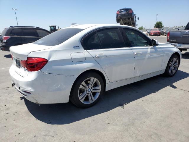 WBA8E1C56JA758936 - 2018 BMW 330E WHITE photo 3