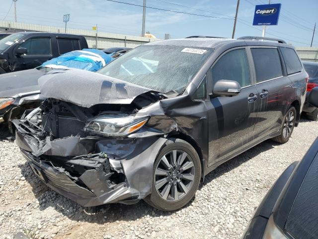 2020 TOYOTA SIENNA XLE, null