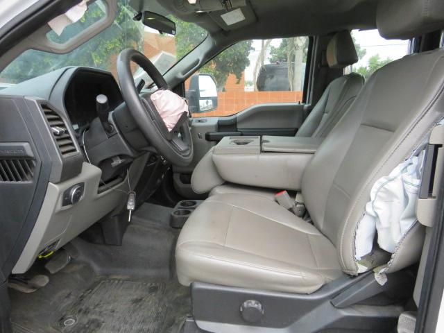 1FT7X2A69KEF58122 - 2019 FORD F250 SUPER DUTY თეთრი ფოტო 9