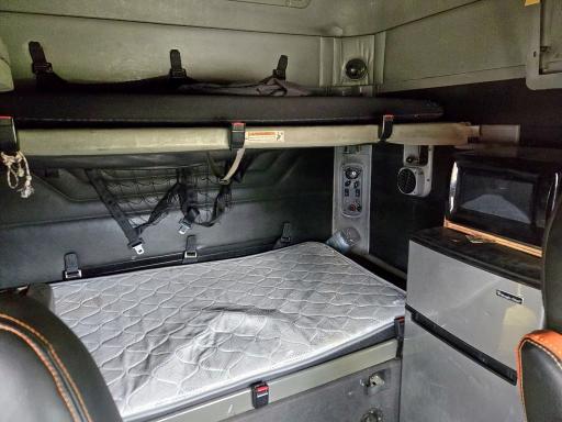 1FUJA9ASX4LM59670 - 2004 FREIGHTLINER CONVENTION ST112 ORANGE photo 6