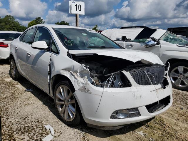 1G4PP5SK4E4145446 - 2014 BUICK VERANO WHITE photo 4