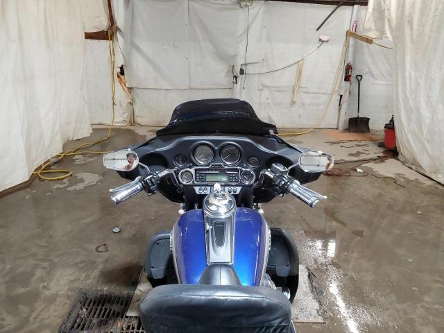 1HD1FCW146Y617303 - 2006 HARLEY-DAVIDSON FLHTCUI 双色 照片 5