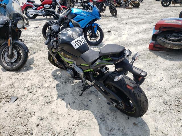 JKAZR2B18KA027677 - 2019 KAWASAKI ZR900 TWO TONE photo 3