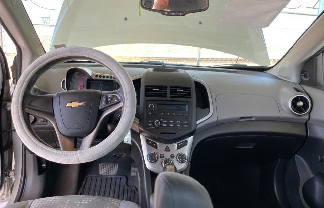 1G1JA5SH7F4218898 - 2015 CHEVROLET SONIC LS 银色 照片 9