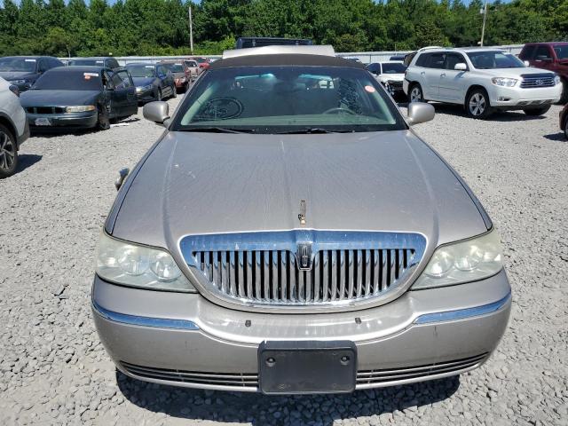 1LNHM81WX3Y636175 - 2003 LINCOLN TOWN CAR EXECUTIVE Beige Foto 5