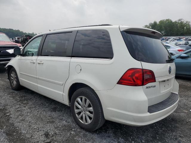 2C4RVABG1CR217706 - 2012 VOLKSWAGEN ROUTAN SE WHITE photo 2