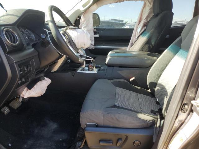 5TFUW5F15HX619001 - 2017 TOYOTA TUNDRA DOUBLE CAB SR/SR5 GRAY photo 7