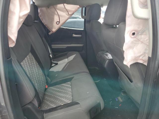 5TFUY5F16JX712254 - 2018 TOYOTA TUNDRA DOUBLE CAB SR/SR5 GRAY photo 10