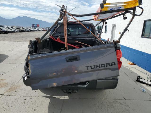 5TFUY5F16JX712254 - 2018 TOYOTA TUNDRA DOUBLE CAB SR/SR5 GRAY photo 6