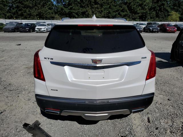 1GYKNFRS5HZ135607 - 2017 CADILLAC XT5 PLATINUM WHITE photo 6