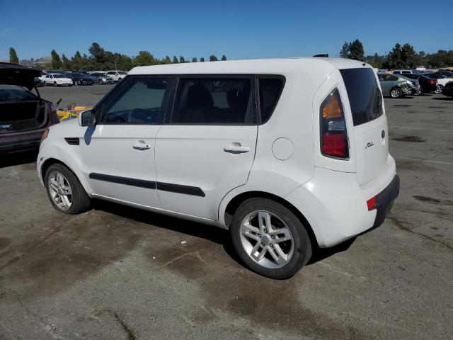 KNDJT2A2XB7704370 - 2011 KIA SOUL + WHITE photo 2