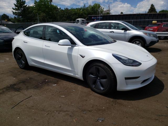 5YJ3E1EA4JF032698 - 2018 TESLA MODEL 3 WHITE photo 4