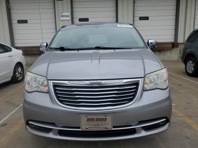 2C4RC1CG9DR805181 - 2013 CHRYSLER TOWN & COU TOURING L SILVER photo 5