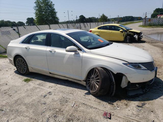 3LN6L2JK7DR815469 - 2013 LINCOLN MKZ WHITE photo 4