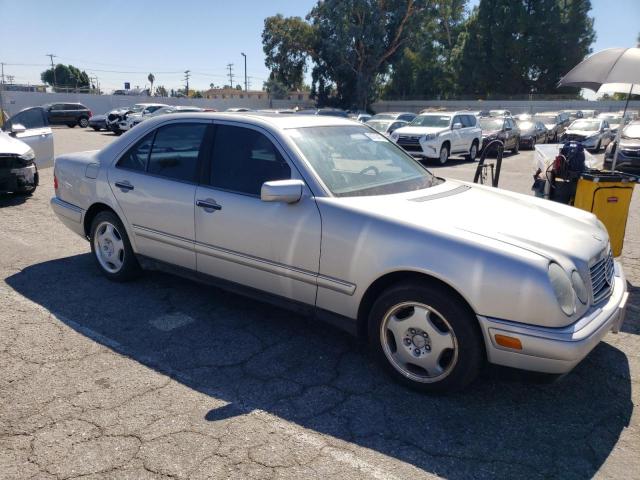 WDBJF72F2VA359069 - 1997 MERCEDES-BENZ E 420 SILVER photo 4