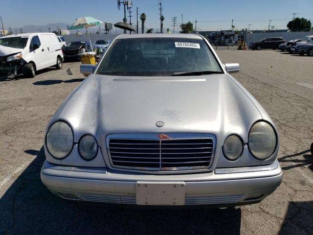 WDBJF72F2VA359069 - 1997 MERCEDES-BENZ E 420 SILVER photo 5