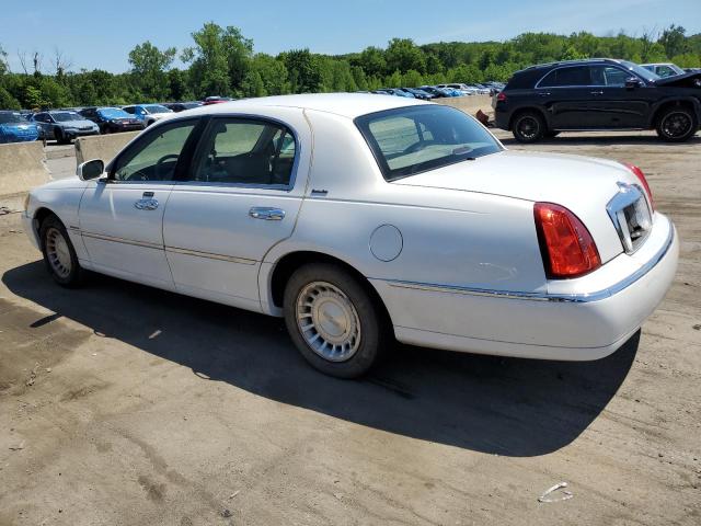 1LNHM81W91Y676227 - 2001 LINCOLN TOWN CAR EXECUTIVE WHITE photo 2