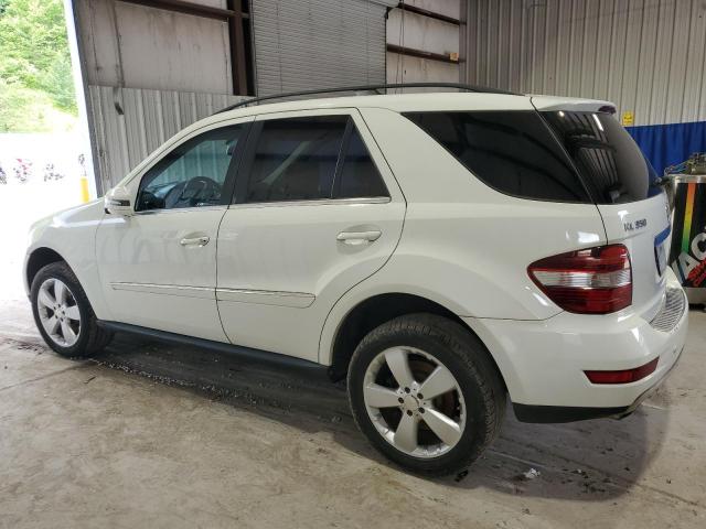 4JGBB8GB7BA690850 - 2011 MERCEDES-BENZ ML 350 4MATIC WHITE photo 2
