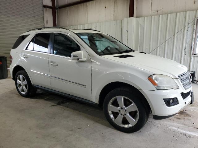 4JGBB8GB7BA690850 - 2011 MERCEDES-BENZ ML 350 4MATIC WHITE photo 4