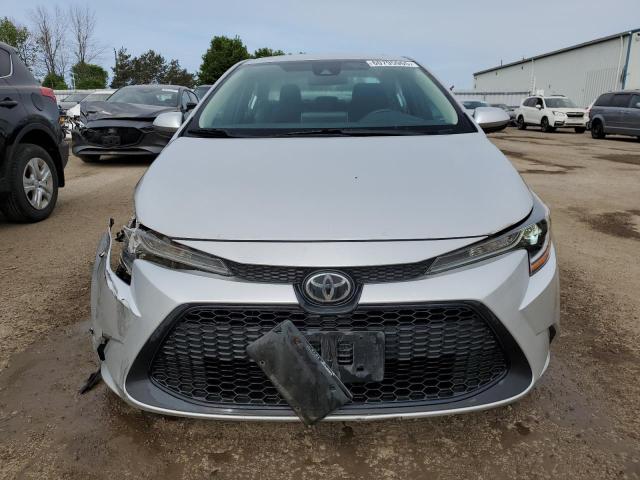 5YFBPRBE8LP035641 - 2020 TOYOTA COROLLA LE Gümüş foto 5