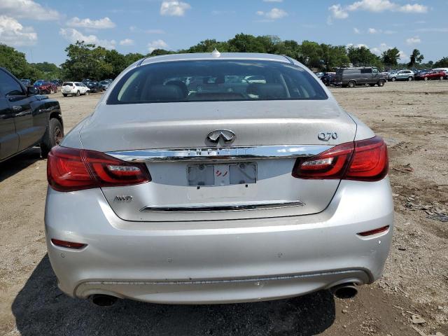 JN1BY1AR8JM220827 - 2018 INFINITI Q70 3.7 LUXE SILVER photo 6