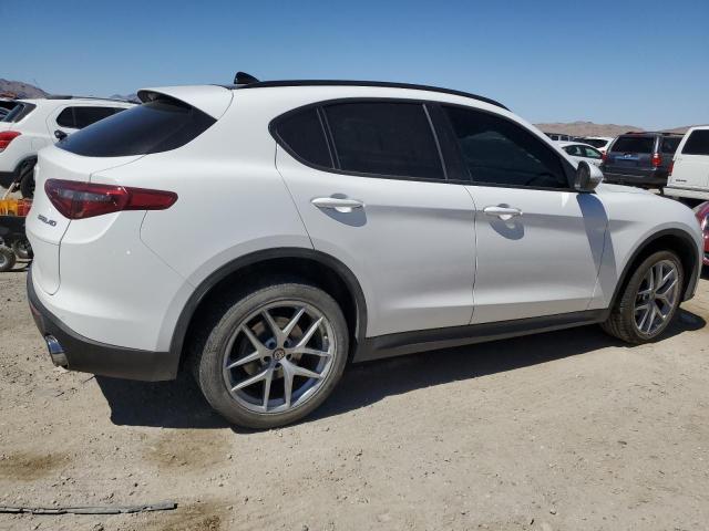 ZASFAKPN2J7B82241 - 2018 ALFA ROMEO STELVIO SPORT Weiß Foto 3