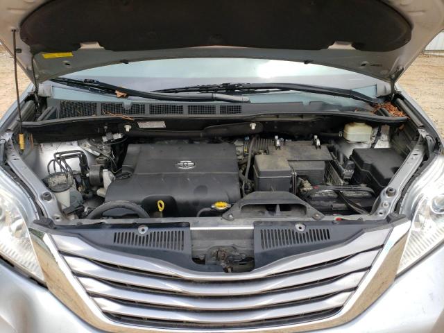 5TDYK3DC3FS559809 - 2015 TOYOTA SIENNA XLE SILVER photo 12