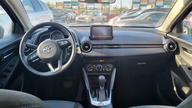 3MYDLBYV4KY525528 - 2019 TOYOTA YARIS L BLACK photo 9