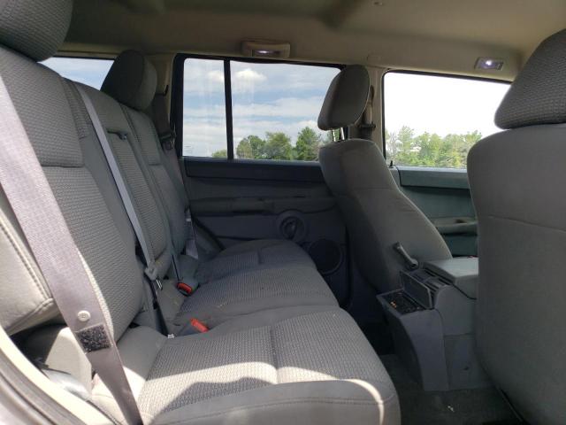 1J8HG48NX6C132558 - 2006 JEEP COMMANDER 银色 照片 11